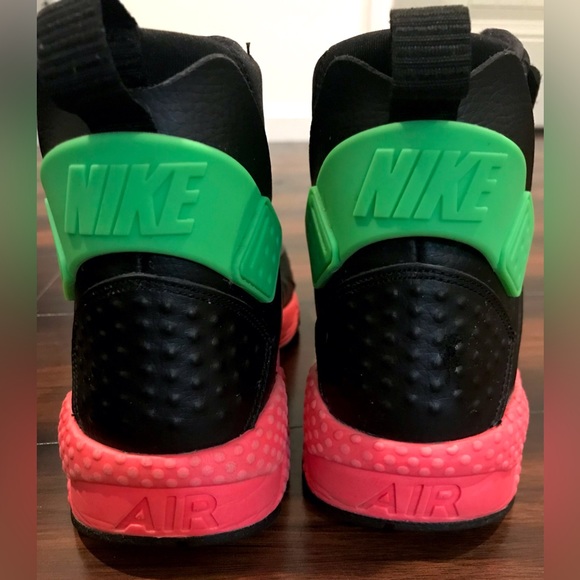 NWOT Nike Air Huarache Black & Neon Accented Zip-Up Textured Sneakers - 8.5 - Picture 8 of 13